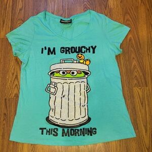 2012 Oscar the Grouch T-Shirt  Women’s Large Sesame Street Apparel A85